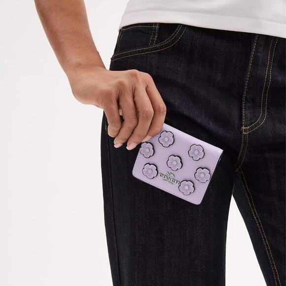 🌸 Coach Mini Wallet On A Chain With Floral Applique - Picture 5 of 12